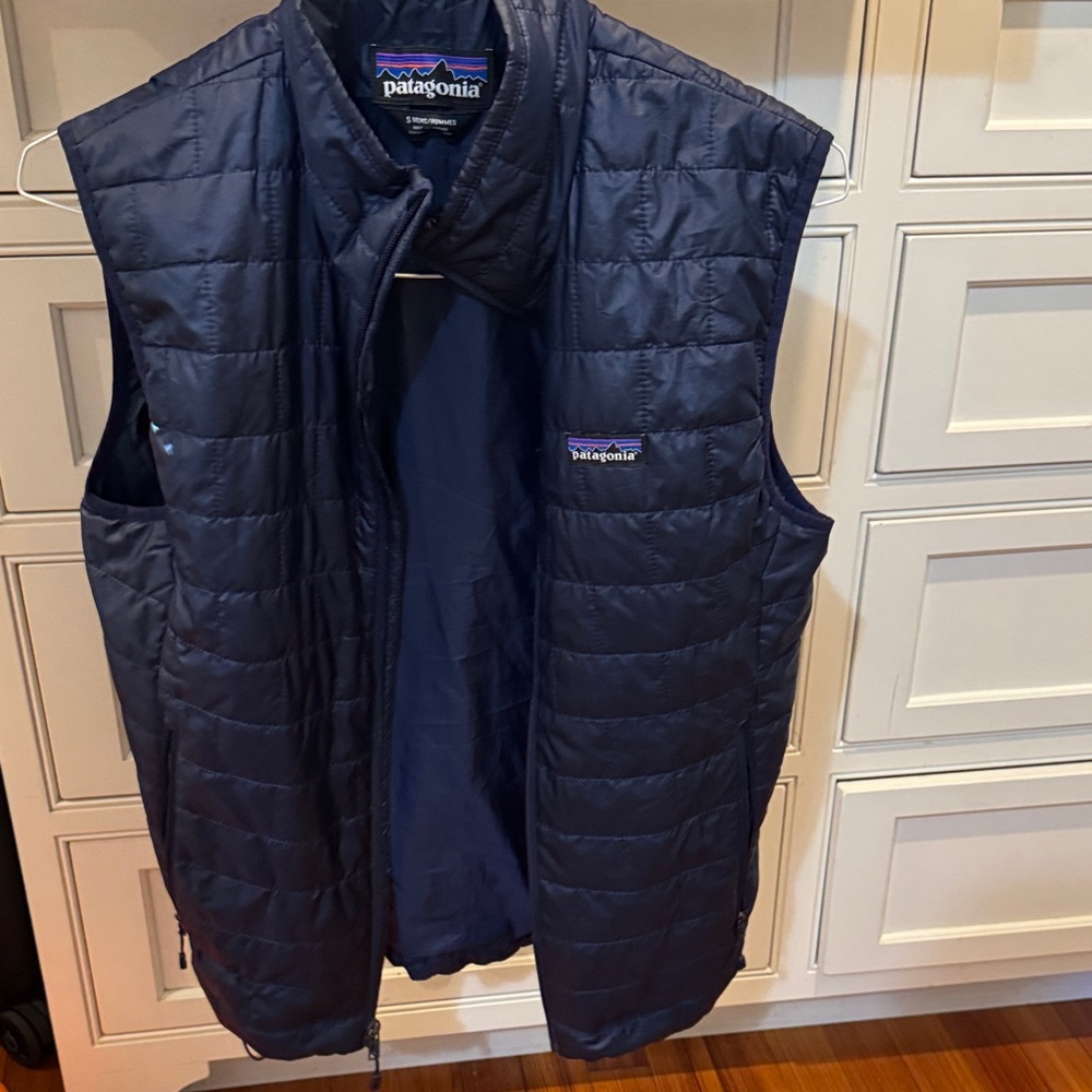 Patagonia Men's Navy Quilted Vest